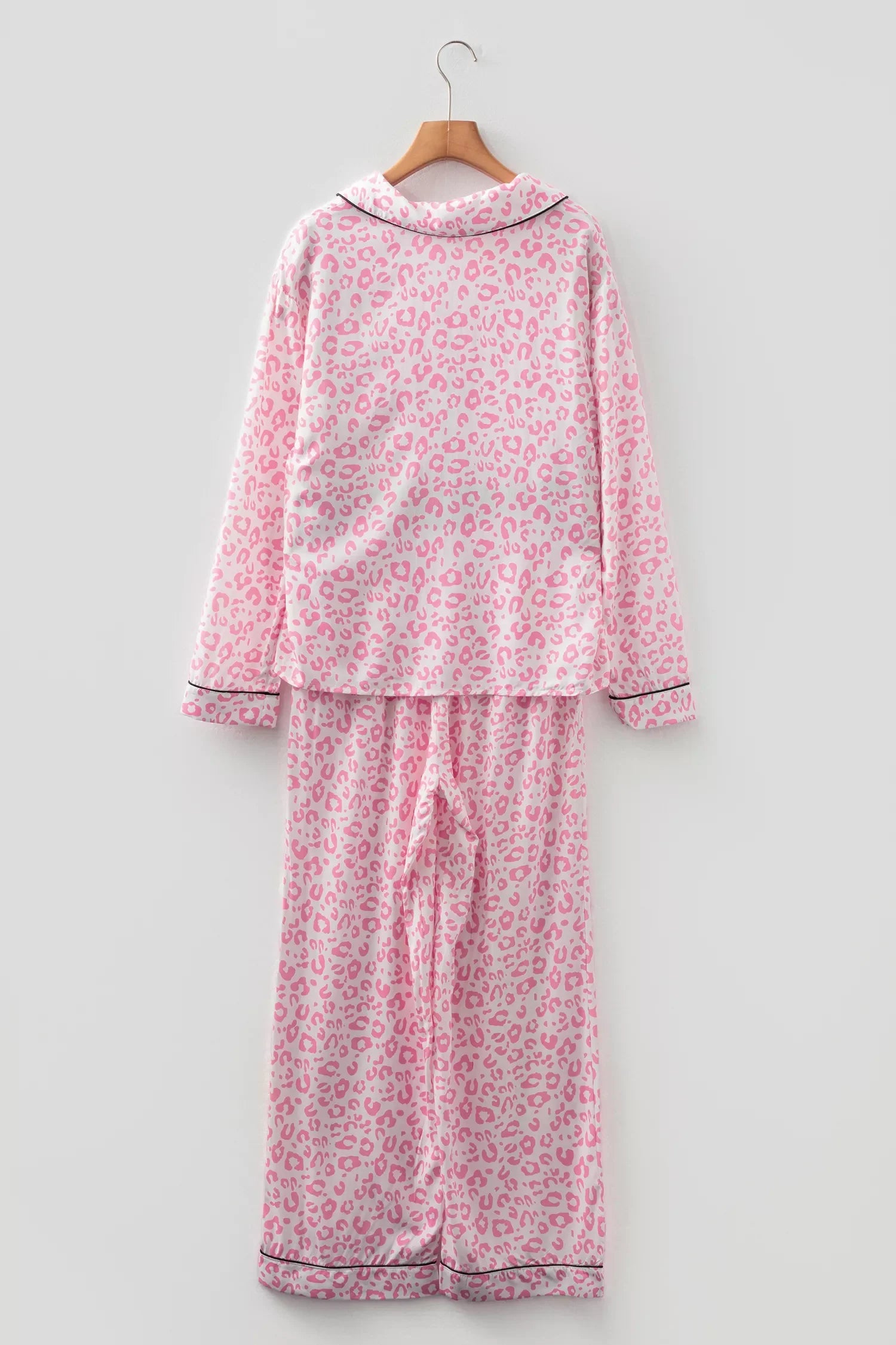 Leopard Print Pajama Set for Women – 2-Piece Button-Up Loungewear