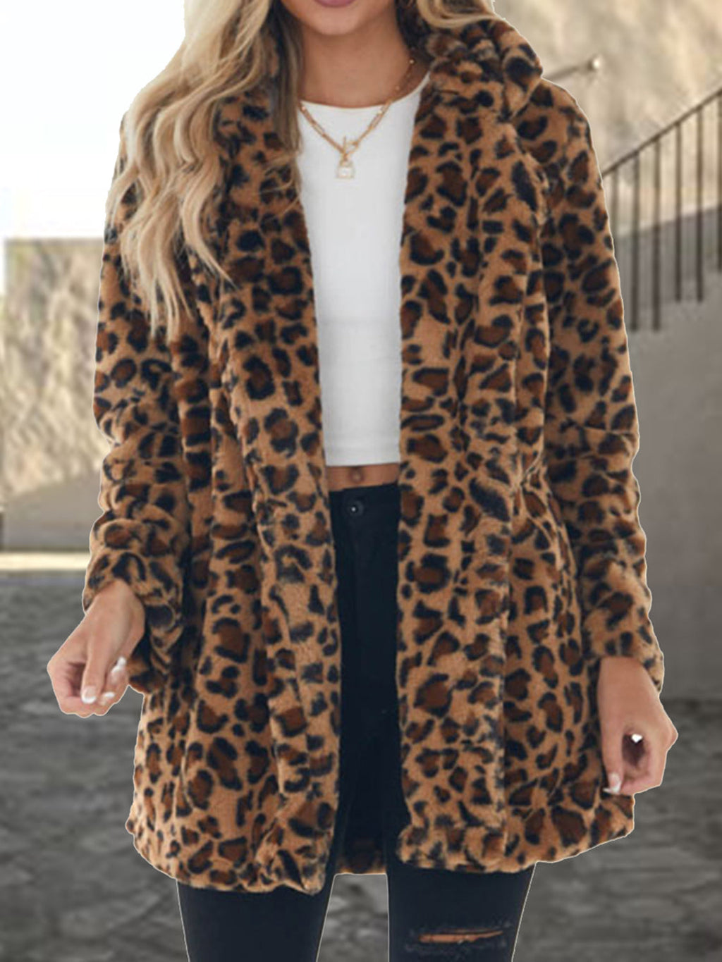 Leopard Print Women’s Collared Coat with Pockets – Stylish & Warm