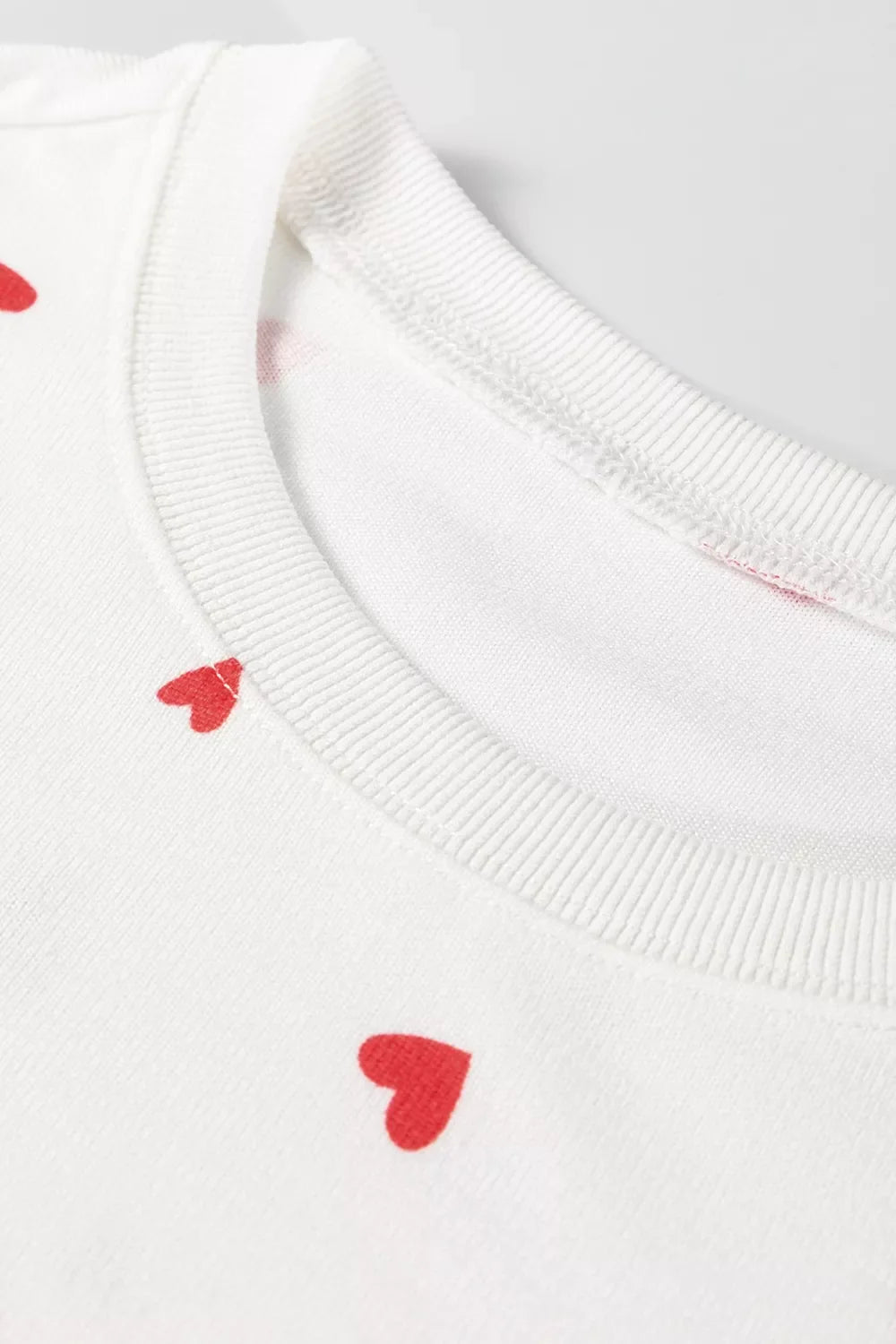 Hearts Print Lounge Set for Women – Long Sleeve Top & Drawstring Pants